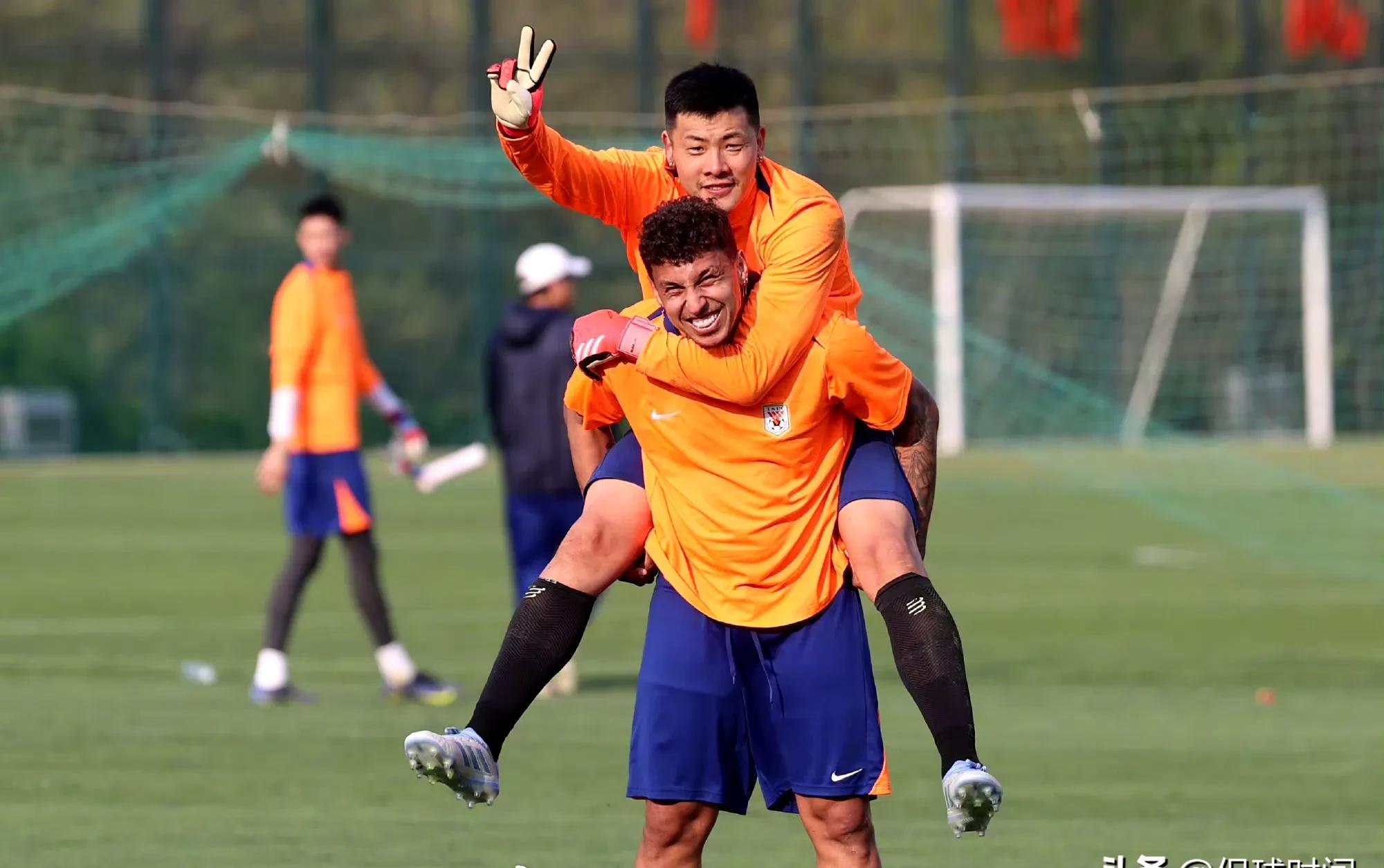 一人对抗6000名军疯狂悍匪-lpl比赛竞猜