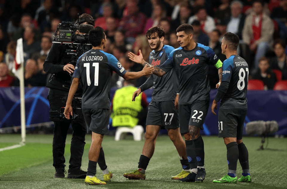 包含里程碑夜阿贾克斯强势反弹；意甲国际比赛日刷纪录；球迷炸锅；轮换策略成焦点的词条-lpl比赛竞猜